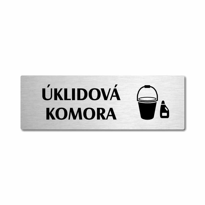 Úklidová komora, stříbrná popiska na dveře
